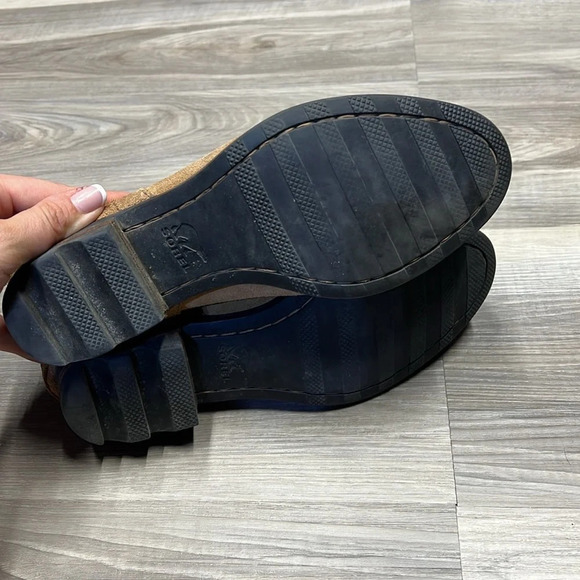 Sorel slip  on suede booties size 8.5 - Picture 10 of 12